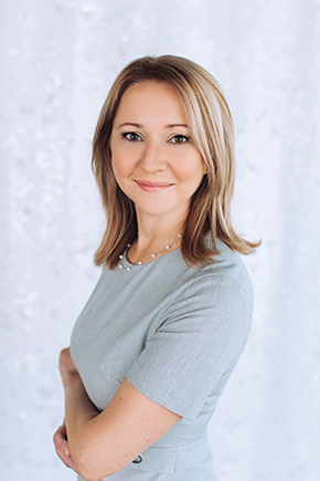 Headshot of Natalie Bergman, Registered Psychologist and Certified Play Therapist